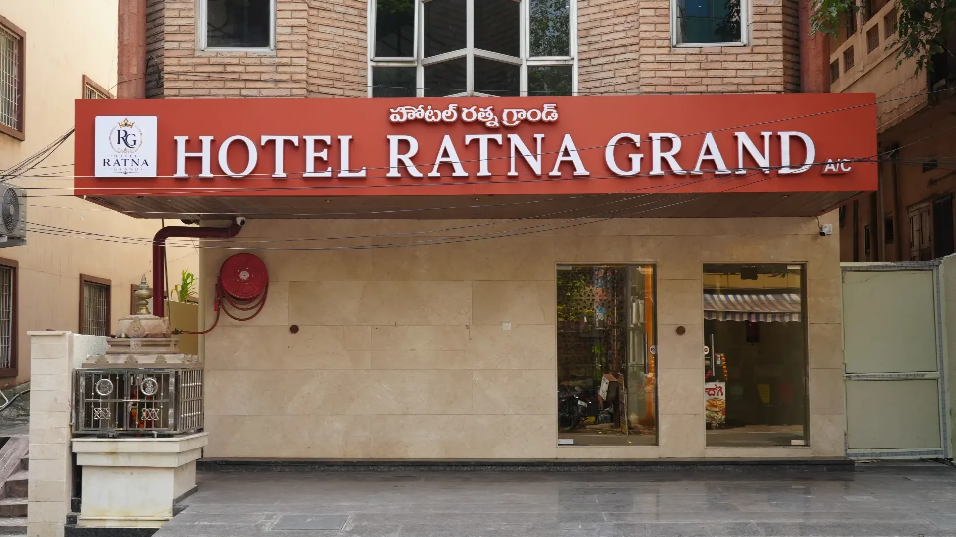Hotel Ratna Grand