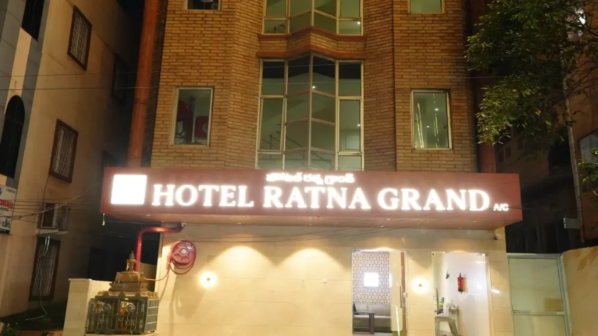 Hotel Ratna Grand